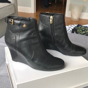 Tory Burch black leather ankle boot 9M
